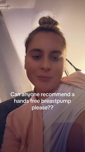 I loathe pumping but also trying to encourage my baby to take milk from a bottle- i need a handsfree pump on the go. #pumping #handsfreepump #breastmilk #breastfeeding #5monthokd #leapfive #breastfedbabyprobs #lasinoh #tommeetippee #parenting #parents
