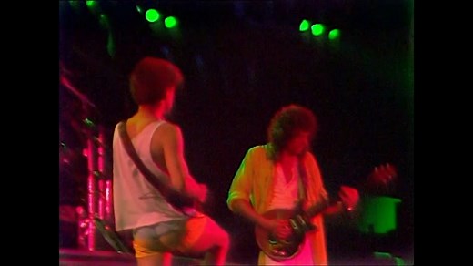 “Now let me get right to the point…” Freddie Mercury “Big Spender” 🤩 Watch this footage from two of the band’s most famous concerts in 1975 and 1986, as Freddie gets right to the point with 'Big Spender'! ⬇️ https://queen.lnk.to/TheGreatestLive 🎥 #QTGLive | Queen