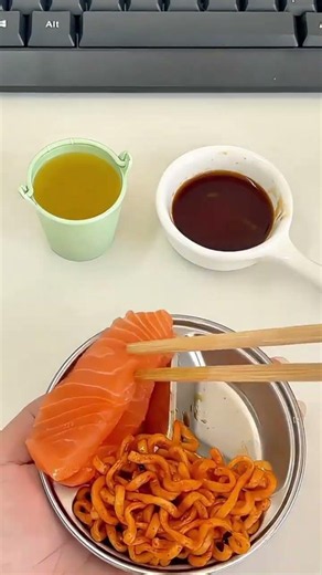 サクサク唐揚げ弁当🍗音まで美味しい幸せ昼飯 #揚げ物ASMR