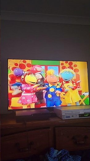 Tweenies Song Time 2 Everyone Begins To Dance The Woolly Jumper Rock