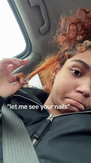 Nail Art Techniques: Creativity with One-Handed Designs