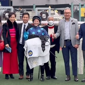 First HK winners of 2025… 🥳 Take a bow, Britney Wong and Benno Yung! #HKRacing | Hong Kong Racing