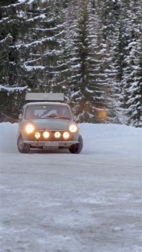 Austin Mini Cooper S from 1964 ❄️🏁 Owner: @jonnygarage #minicooper #classicmini #mini #rally #rallycar #racecar #cars | Muhammet Fındık