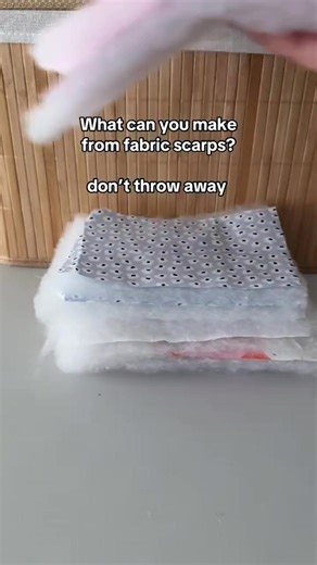 95K views · 795 reactions | Love to use all my fabric leftovers for small projects like these. I never made a full sewing tutorial for these little carry on pouches, but if you will like it I really consider to make it soon. Credit : EVESA design #sewingtutorial #quilting #minipouch #diyusa #sewing | Amelia Emma | Facebook