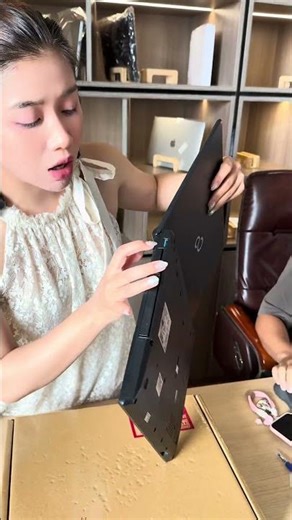 Chỉ 2tr9/máy Laptop Fujitsu Lifebook A748 thế hệ 8 màn hình 15.6 inch #fujitsu #laptopgiare