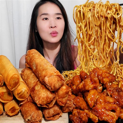 The HOT Orange Chicken is back! Eating Panda Express' new Hotter Orange Chicken! Also enjoying a side of their Chicken Egg Rolls, Vegetable Spring Rolls, Kung Pao Chicken & Chow Mein! Do you like their Hot Orange Chicken? #mukbang #asmr #pandaexpress #fastfood #chinesefood #orangechicken | Peggie Neo