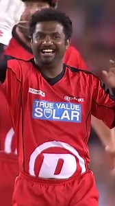 "He's taken 800 Test wickets, might've got a bit nervous there" 🤪 Happy birthday Murali! 🎉 | BBL