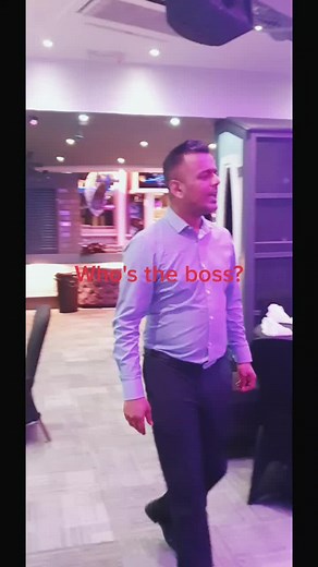 who is the boss in the restaurant?