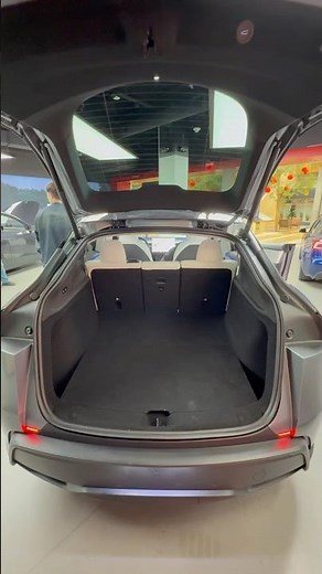 2026 Tesla Model Y Juniper Launch Edition | Trunk Space , Folding Seats
