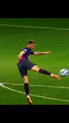 ivan rakitic long range goal fc barcelona 🥶💥#football #fcbarcelona #goals #messi #shorts
