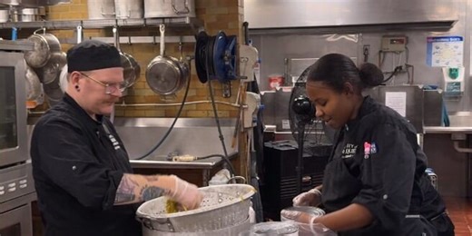 No one eats alone: Free Dubuque Thanksgiving meal welcomes everyone