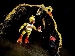MAKING A CORRUPTED CHICA STOP MOTION PUPPET FROM YOUR NIGHTMARES!!!