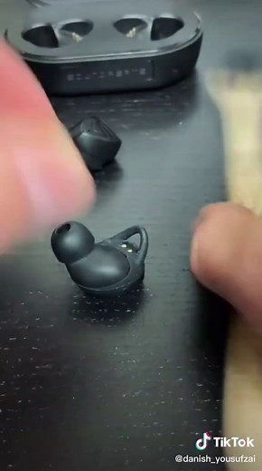 Skullcandy Earpods Not Charging? Troubleshoot & Fix with Easy Solutions!