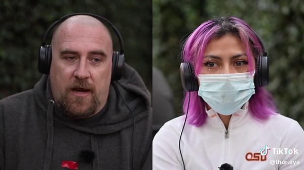 Heartwarming Encounters: Strangers Meet Without Seeing Each Other