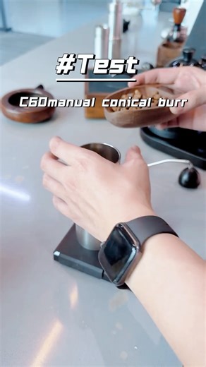 C60 Manual Grinder Test｜Smooth Grinding, Fast Efficiency | Light Roast Beans Review