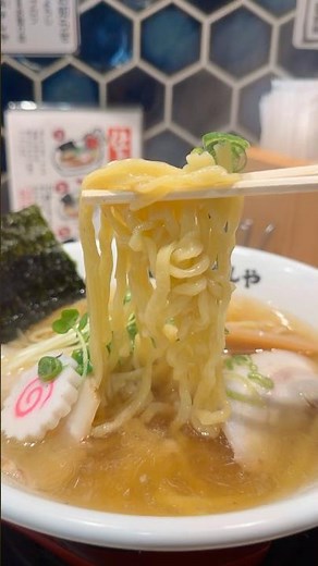 You can enjoy sushi ramen delivered directly from Yokohama Central Market for lunch in Minato Mir...