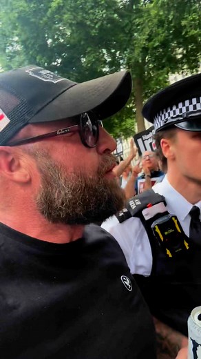 Dean Neil on Instagram: "Happy Sunday Deanooo 🧱 - So much passion and enthusiasm on the streets of London but no strength to go and stand for their beliefs Tourists come to visit our heritage and monuments not to be intimidated by Middle Eastern problems God bless #brickwork #bricklaying #brickie #construction #building #design #designer #mortar #ttb #work #traditional # tradition #bricks #tools #trowel #motivation #newbuild #restoration #extention #youtube #tutorial #mason #bricklayerslife #ol