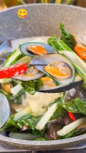 Green shell fresh cook #viralvideo #seafood #trendingshorts