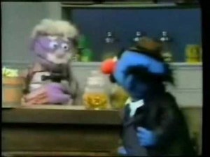 Sesame Street - Simon Soundman Buys a Saw