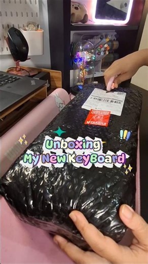 New keyboard,new mood. Simple upgrade,big difference! #keyboard#desksetup#workspace#setupupgrade#fyp