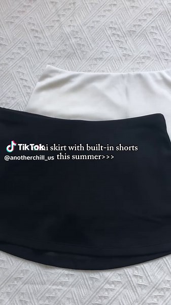 nothing hits better than a low waist mini skort😽 #skort #skorts #skortoutfit #skirt #skirts #skirtoutfits #blackskirt #miniskirt #miniskirtoutfit #whiteskirt #summerlooks #summeroutfit #summerfashion #viral #casualstyle #closetessentials #basicoutfit