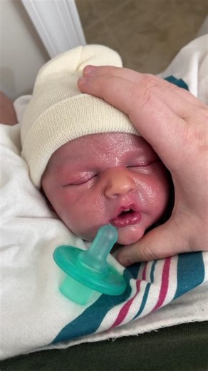 #KAYKissCountdown #singingtexttospeech #CODSquadUp #wensday #HolidayOREOke #trending #fyp #baby #art #reborns #doll #painting #siliconeartist #siliconeart #siliconebaby #reborncommunity #silicone #realistic #babiesoftiktok #ReasonForBooking