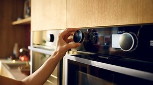 1.7K views · 27 reactions | NEFF Home UK has launched a new range of appliances called The Neff Collection designed to offer users flexibility in their kitchens. The collection is equipped with a feature called Flex Control, which lets users control their appliances either using touchscreens or Neff's new Twist Pad Flex magnetic dial. #CookCreateInspire #design | Dezeen | Facebook