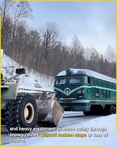 Heavy Vehicles Moving On Snow Roads. #WinterDriving #SnowRoads | Fun club