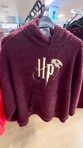 Harry Potter ~ HP Woolly Hoodie Available in @primark for €20.00 (found in Tenerife) . . .#harrypotter #harrypottermerch #primarkharrypotter #primarkfinds #wizardingworldofharrypotter #wizardingworld #harrypotterhoodie #hoodie #potterhead | QueenNiffler