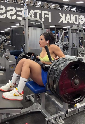 Glutes workout💪🍑🤌 #glutes #fitness #fitgirls #creatorsearchinsights #fitgirl