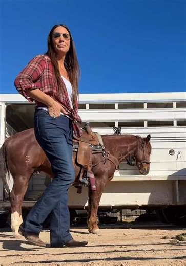 Durable Carhartt Pants for Ranching Tasks