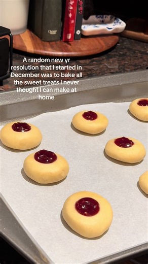 Delicious Knott's Berry Farm Raspberry Cookies Recipe