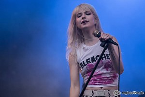 Paramore – Playing God (live in Hamburg 2017) | Paramore World