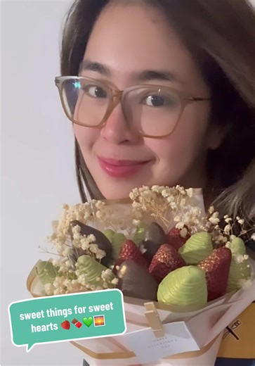 sweet things for sweet hearts 🍓🍫💚🌅