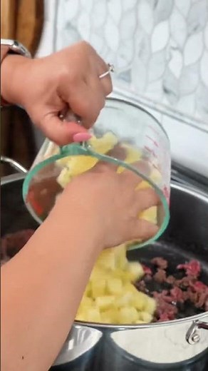 Mexican Beef and Shells Soup | Sopa de Conchitas con Carne