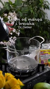 Volite mango? Nekad davno sam ga kupila, narezala i ono… ok je…. Nisam ga više kupovala dok mi nisu objasnili da ga nisam znala pravilno konzumirati. 🤣 Bio je, u biti, nezreo: tvrd i bezukusan. Ali, zato sad znam! 🤣 Mora pod prstima biti lagano mekan; ako i kupim nedozreo ostavim ga na sobnoj temperaturi dan dva i tek tad ide u hladnjak. Tad je super za voćnu salatu. Ovaj put je bio idealan iz trgovine, samo sam ga ogulila, narezala i pripremila prekrasan džem u kombinaciji s breskvama. Predob