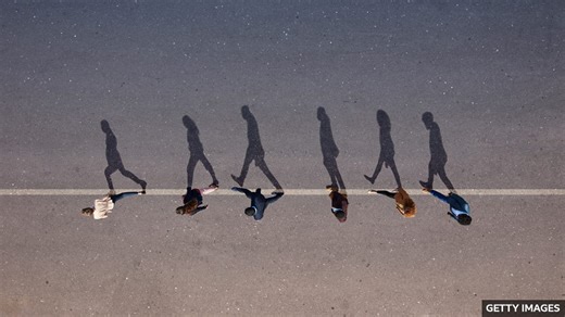 BBC Learning English - 地道英语 / Go with the flow 随波逐流，随大溜