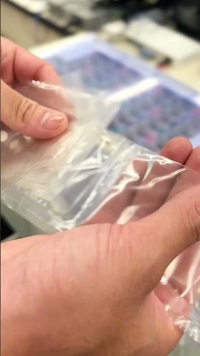 錠剤を一包化する！錠剤を袋詰め#薬剤師 #薬剤師が教える #登録販売者 #錠剤 #一包化 #袋詰め #痛み止め #薬 #医療事務 #ASMR