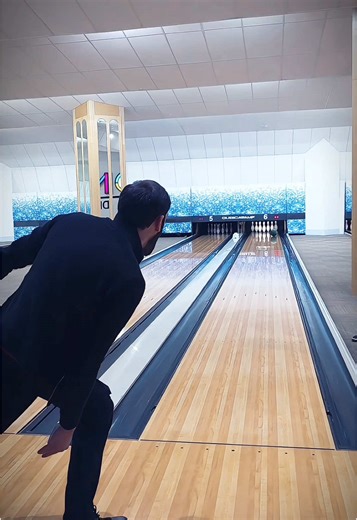 Discover the Skills of a Pro Bowling Player