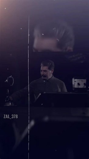 Joseph Stalin Joseph Stalin adalah pemimpin Uni Soviet yang berkuasa dari akhir 1920-an hingga tahun 1953. Ia lahir pada 18 Desember 1878 di Gori, Georgia, yang saat itu merupakan bagian dari Kekaisaran Rusia. Nama aslinya adalah Ioseb Jughashvili. Saat muda, Stalin bergabung dengan gerakan revolusioner yang dipimpin Vladimir Lenin. Setelah Lenin meninggal pada 1924, Stalin berhasil memperkuat kekuasaannya dan menjadi pemimpin utama Uni Soviet. Selama memerintah, Stalin menjalankan industrialisa