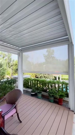 Modern aluminum alloy pergola with retractable screen, electrically controlled, customizable