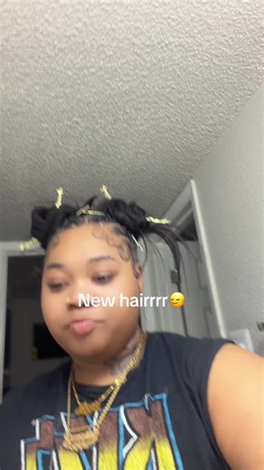 I’m literally a walking mannequin atp book with ni 😭