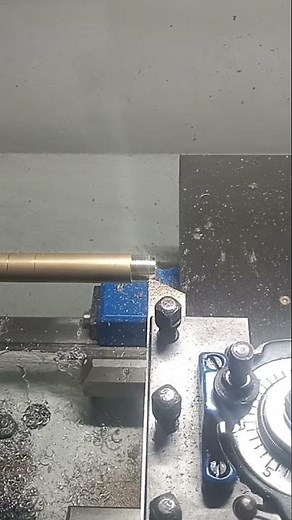 Turning Operation on Conventional Lathe Machine | Lathe Machine Tutorial #Shorts #lathe #turning