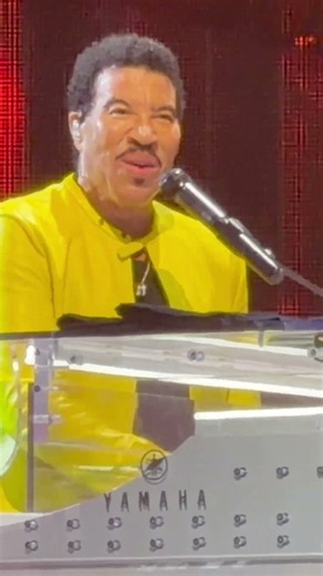 Easy - Lionel Richie Live at The Climate Pledge Arena in Seattle, Washington 8/3/2026 Short 5