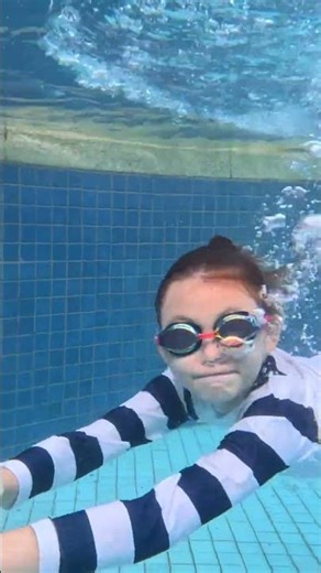 1초만에 수영하는 방법 How to swim in 1 second #라임튜브 #틱톡첼린지