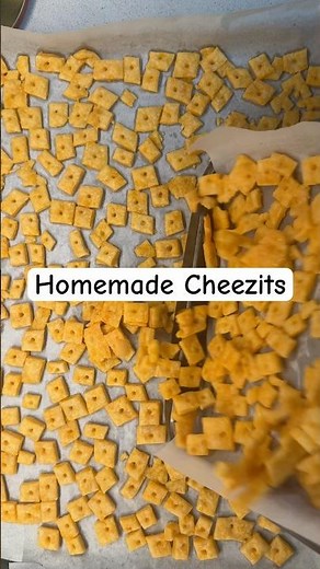Homemade Cheezits using 4 ingredients #food #recipe #cheezits #homemade