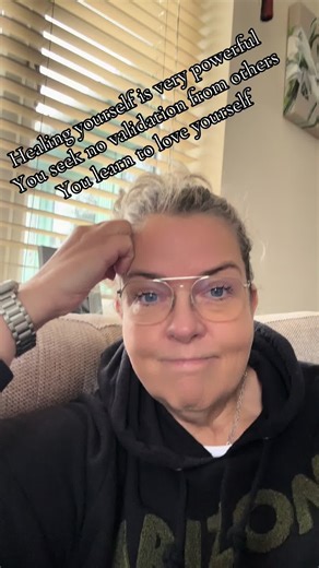 No one’s gonna love you looking like that 🥶🥶🥶 get yourself to slimming world #narcissist #bully #bullyingawareness #subterfuge #familytrauma