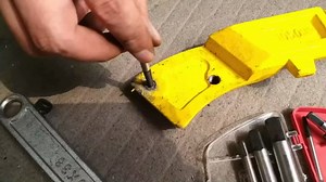 Auniwaig 3/4" Broken Water Pipe Extractor, Easy Out Damaged Screw Extractor, High Speed Steel Water Pipe Triangle Valve Repair, Manual Broken Pipe Remover Thread Repair Tool,1pcs