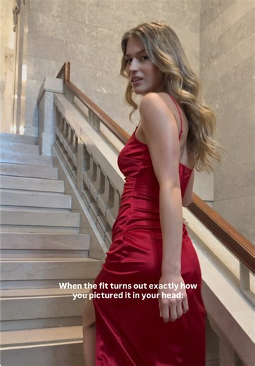 Romance is in the air. Discover the confident silhouettes, designed for evenings that call for something special. - La romance est dans l’air. Découvrez des silhouettes affirmées, pensées pour les soirées qui appellent quelque chose de spécial.