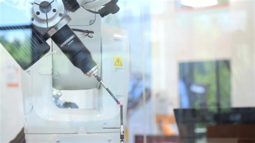 Easy and fast gripper calibration with Renishaw robot probes